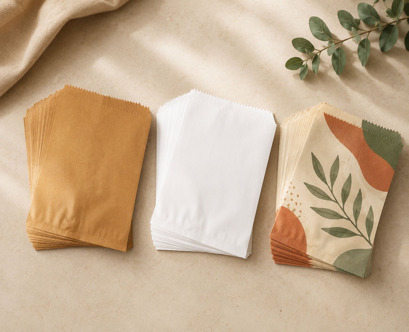 Small paper cover for gifts retail and bakery items